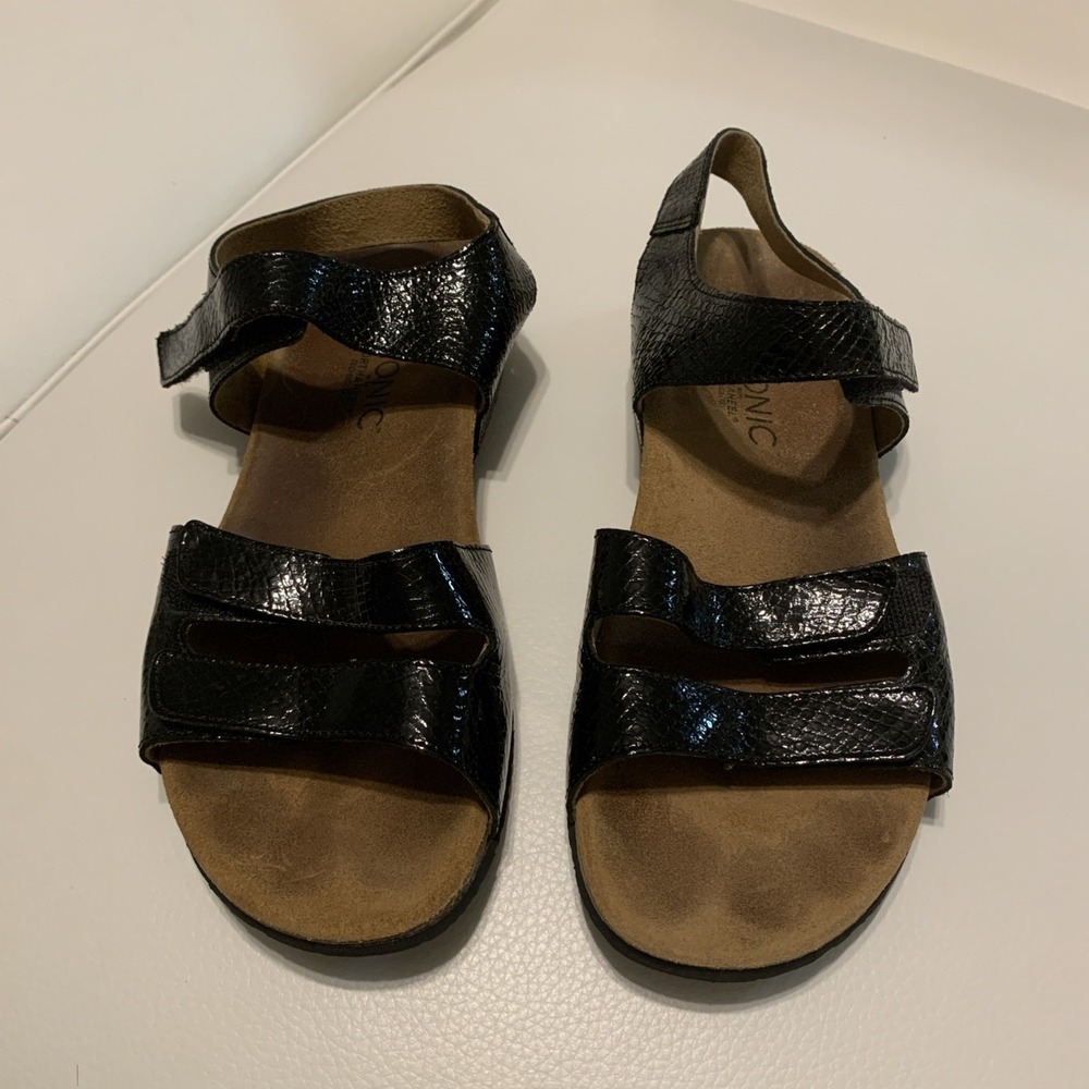 VIONIC WITH ORTHAHEEL TECHNOLOGY SHOES/ SANDALS  Black ADJUSTABLE STRAPS